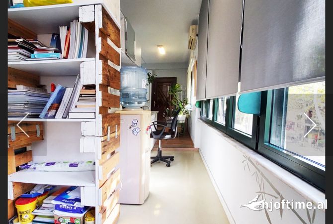 Jepet zyre 30 m2 e mobiluar tek Kompleksi Usluga 