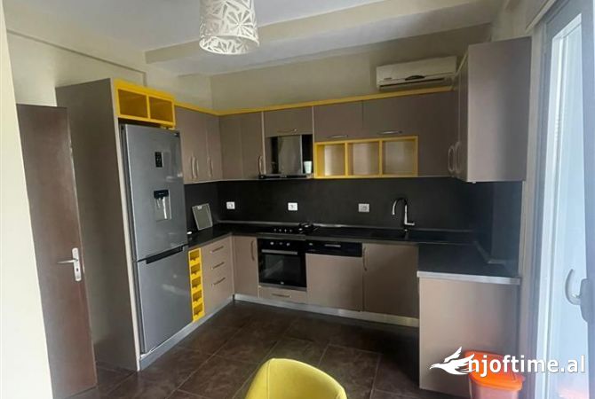 Shtepi me qera 5+1 ne Tirane - 1,350 Euro