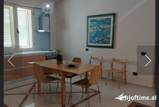 Shtepi ne shitje Penthose(kati i fundit panoramik) ne Vlore, 2+1, Mobilimi E mobiluar, Pagesa 260,000  Euro.