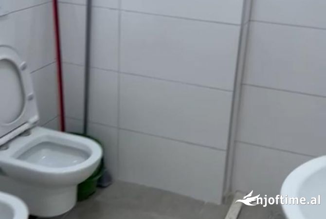 Shtepi ne shitje Apartament ne Tirane, 1+1, Mobilimi E mobiluar, Pagesa 95,000  Euro.