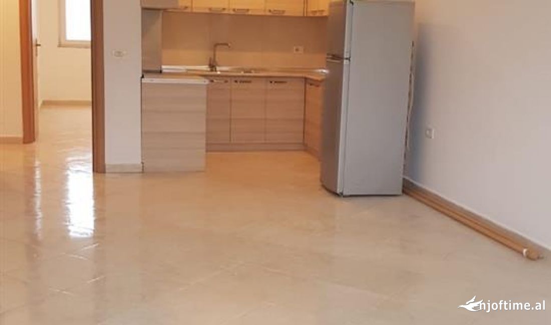 Shtepi ne shitje Apartament ne Tirane, 1+1, Mobilimi Bosh, pa mobiluar, Pagesa 82,500  Euro.