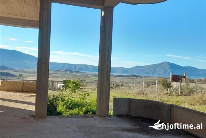 Shtepi ne shitje Shtepi Private ne Vlore, 7+1, Mobilimi Bosh, pa mobiluar, Pagesa 230,000  Euro.