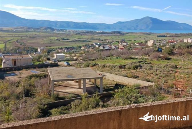 Shtepi ne shitje Shtepi Private ne Vlore, 7+1, Mobilimi Bosh, pa mobiluar, Pagesa 230,000  Euro.