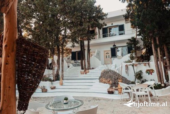 Shitet hotel ne Dhermi -Palase , 100 larg detit 