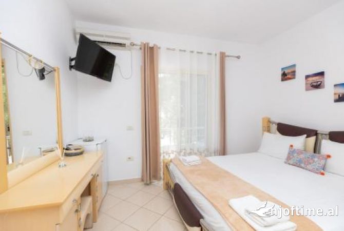 Shitet hotel ne Dhermi -Palase , 100 larg detit 