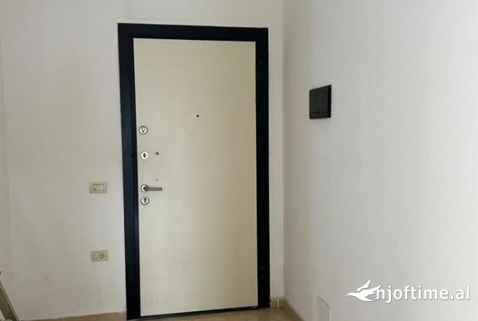 Shtepi me qera Apartament ne Tirane, 2+1, Mobilimi E mobiluar, Pagesa 30,000  Leke.