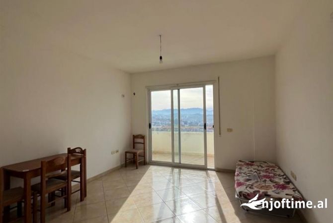 Shtepi me qera Apartament ne Tirane, 2+1, Mobilimi E mobiluar, Pagesa 30,000  Leke.