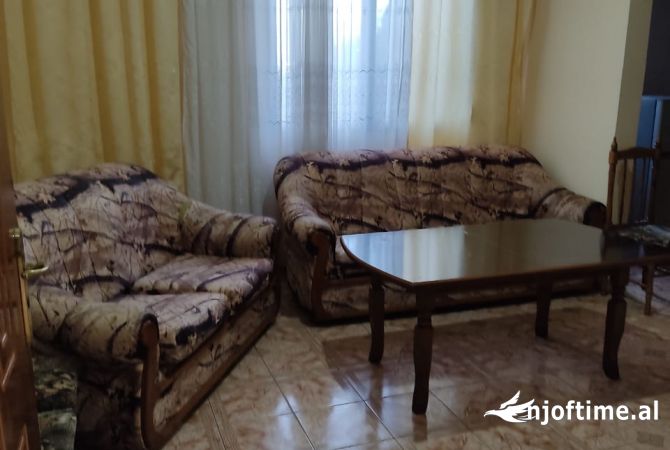 Shtepi me qera Shtepi Private ne Tirane, 2+1, Mobilimi E mobiluar, Pagesa 38,000  Leke.