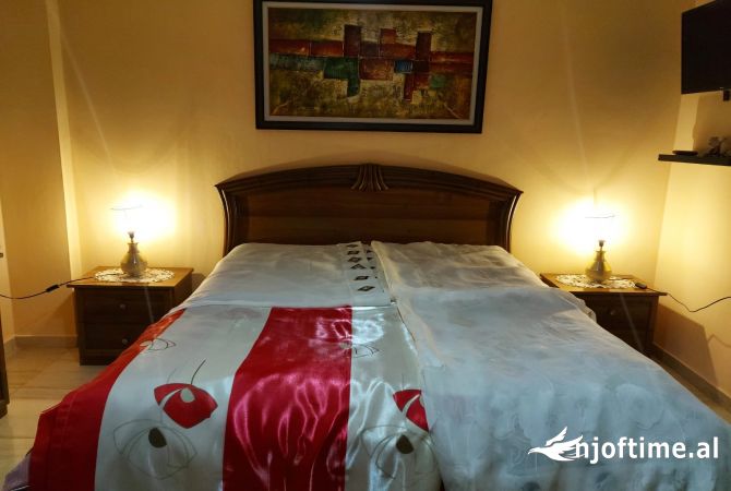 Shtepi ne shitje Apartament ne Tirane, 2+1, Mobilimi E mobiluar, Pagesa 128,000  Euro.