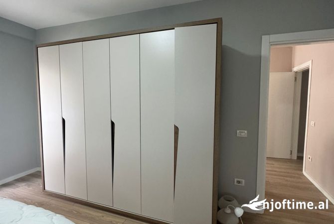 Shtepi me qera Apartament ne Tirane, 2+1, Mobilimi E mobiluar, Pagesa 500  Euro.