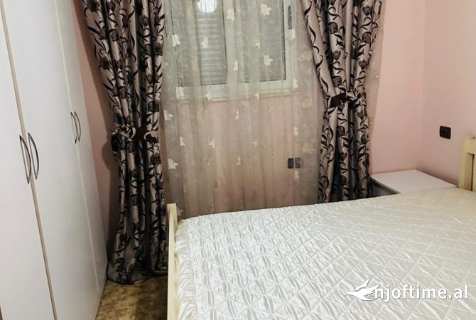 Shtepi me qera Apartament ne Tirane, 2+1, Mobilimi E mobiluar, Pagesa 600  Euro.