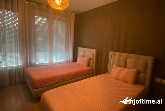 Shtepi me qera Apartament ne Tirane, 2+1, Mobilimi E mobiluar, Pagesa 600  Euro.