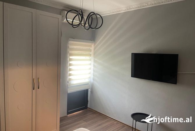 Shtepi me qera Shtepi Private ne Tirane, 7+1, Mobilimi E mobiluar, Pagesa 5,500  Euro.