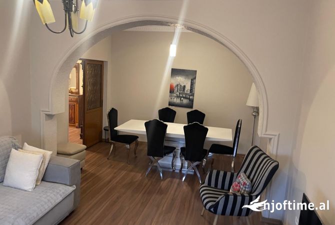 Shtepi ne shitje 7+1 ne Tirane - 1,380,000 Euro