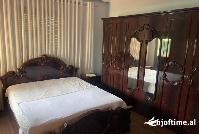 Shtepi ne shitje Shtepi Private ne Tirane, 7+1, Mobilimi E mobiluar, Pagesa 1,380,000  Euro.