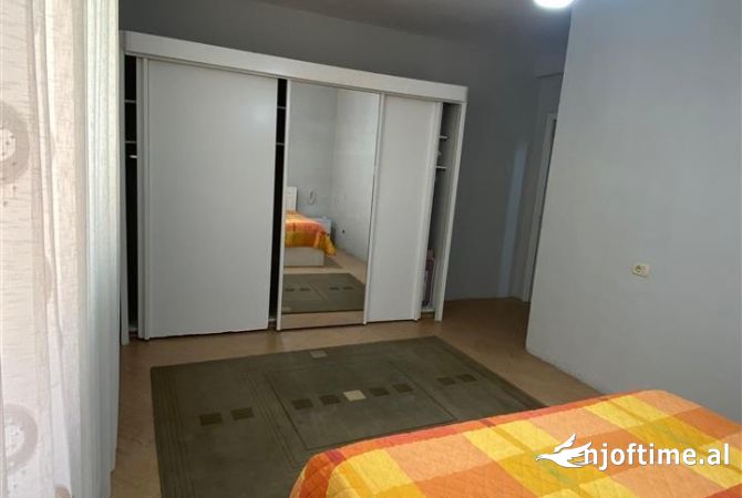 Shtepi me qera Shtepi Private ne Tirane, 2+1, Mobilimi E mobiluar, Pagesa 500  Euro.