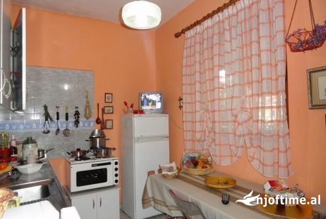 Shtepi ne shitje 4+1 ne Tirane - 285,000 Euro