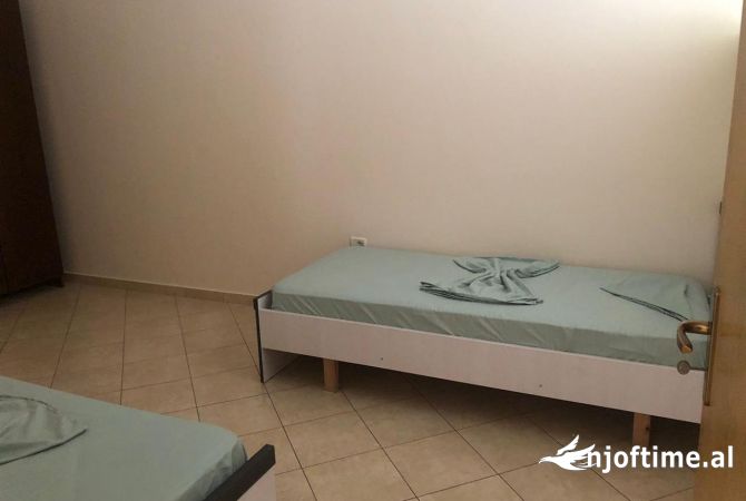 Shtepi me qera Apartament ne Tirane, 2+1, Mobilimi E mobiluar, Pagesa 600  Euro.