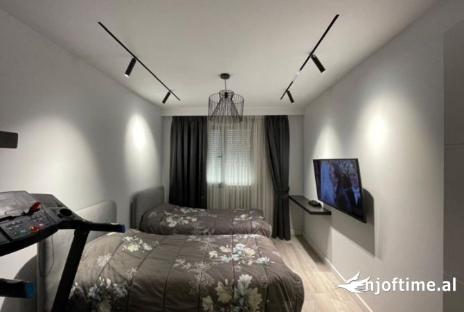 Shtepi me qera Apartament ne Tirane, 2+1, Mobilimi E mobiluar, Pagesa 700  Euro.
