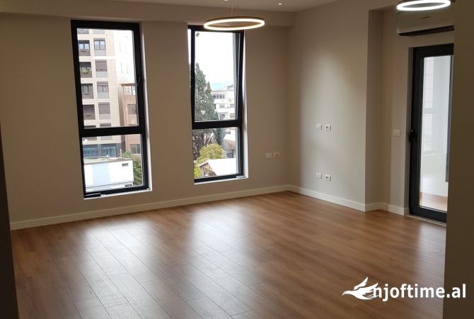 Ambient biznesi me qera 3+1 ne Tirane - 1,000 Euro