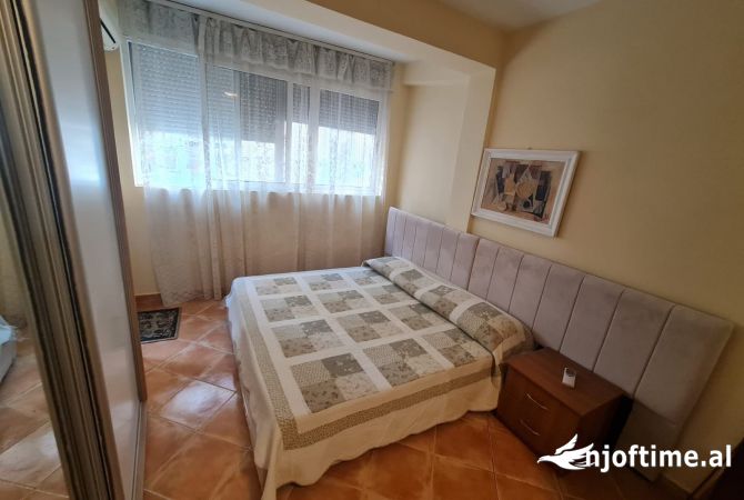 Shtepi me qera Apartament ne Tirane, 1+1, Mobilimi E mobiluar, Pagesa 520  Euro.