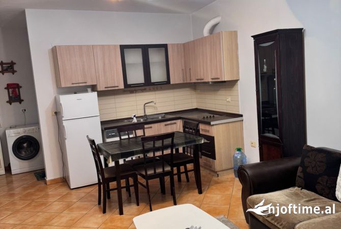 Shtepi me qera 1+1 ne Tirane - 400 Euro