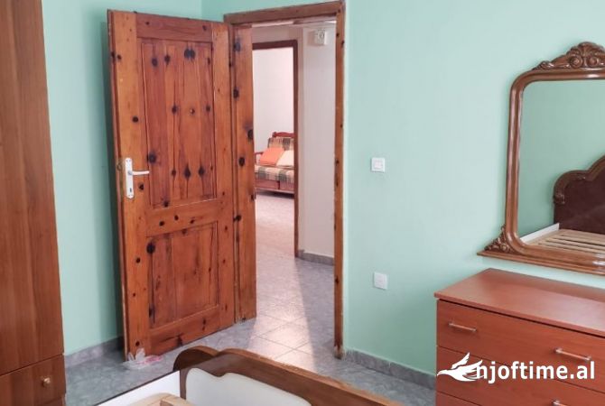 Shtepi me qera Apartament ne Tirane, 2+1, Mobilimi E mobiluar, Pagesa 400  Euro.