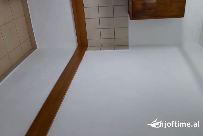 Ambient biznesi me qera 3+1 ne Tirane - 800 Euro