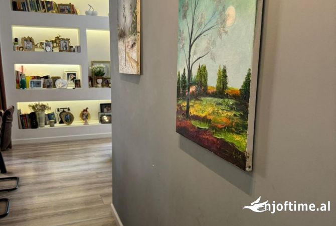 Shtepi ne shitje Apartament ne Tirane, 2+1, Mobilimi E mobiluar, Pagesa 206,000  Euro.