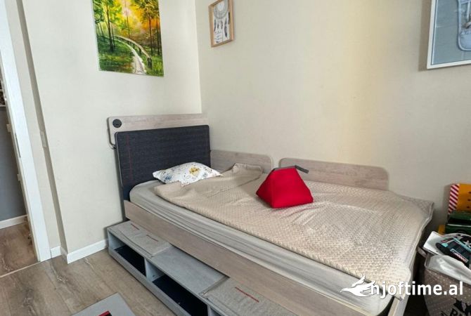 Shtepi ne shitje Apartament ne Tirane, 2+1, Mobilimi E mobiluar, Pagesa 206,000  Euro.