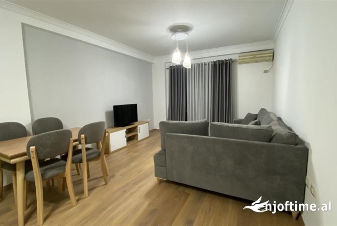 Shtepi me qera Apartament ne Tirane, 1+1, Mobilimi E mobiluar, Pagesa 550  Euro.