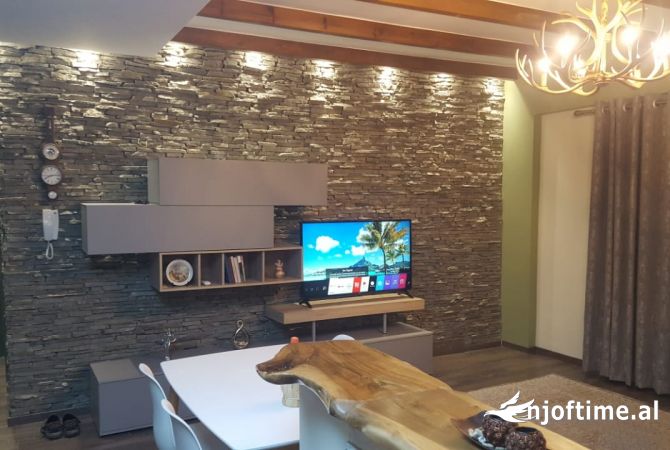 Shtepi me qera Apartament ne Tirane, 2+1, Mobilimi E mobiluar, Pagesa 680  Euro.