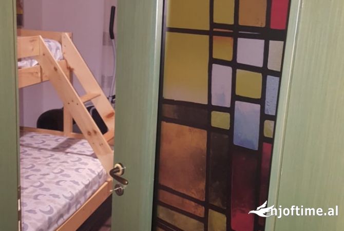 Shtepi me qera Apartament ne Tirane, 2+1, Mobilimi E mobiluar, Pagesa 680  Euro.