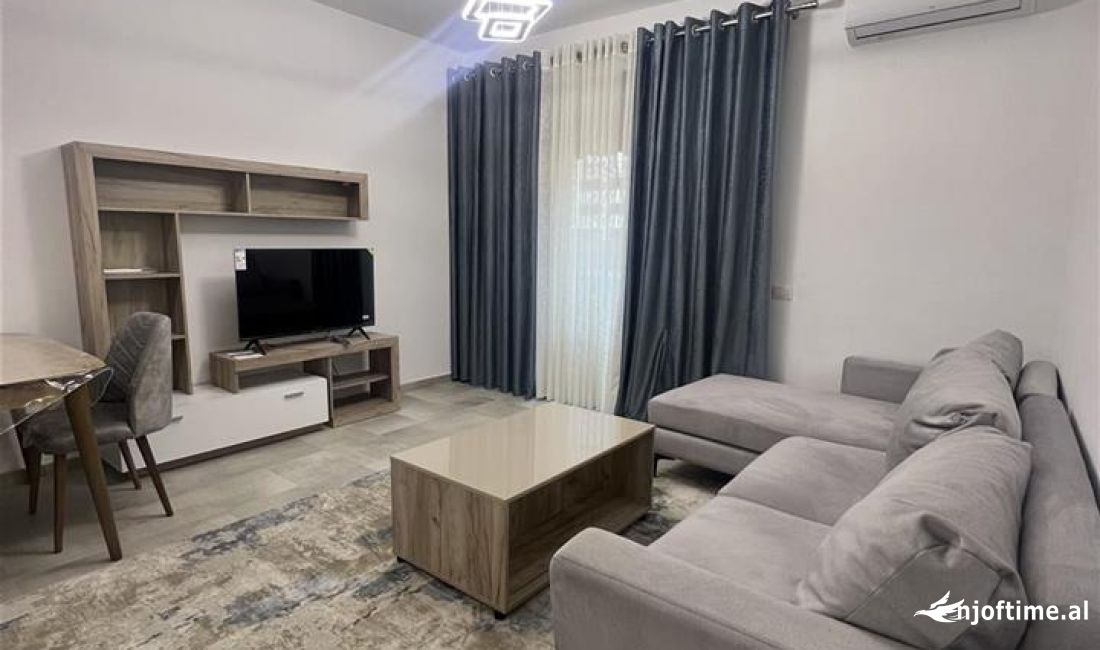 Shtepi me qera Apartament ne Tirane, 2+1, Mobilimi E mobiluar, Pagesa 700  Euro.