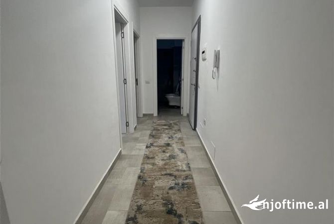Shtepi me qera Apartament ne Tirane, 2+1, Mobilimi E mobiluar, Pagesa 700  Euro.