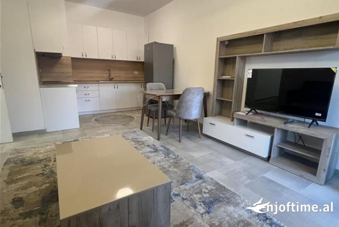 Shtepi me qera Apartament ne Tirane, 2+1, Mobilimi E mobiluar, Pagesa 700  Euro.