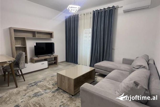Shtepi me qera 2+1 ne Tirane - 700 Euro