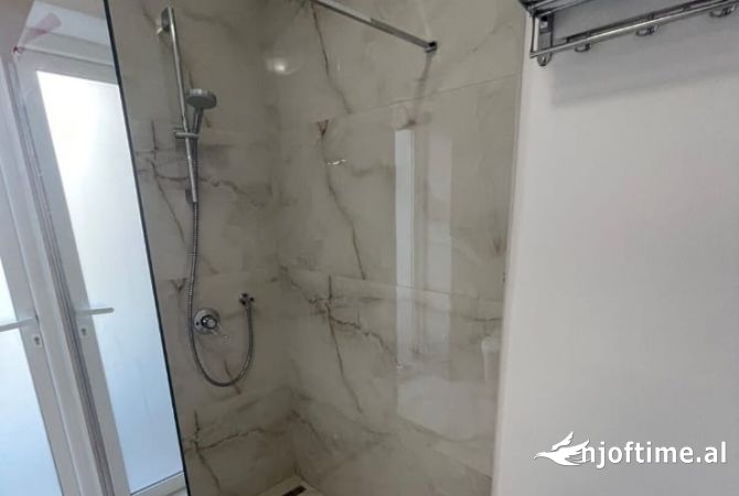 Shtepi me qera Apartament ne Tirane, 1+1, Mobilimi E mobiluar, Pagesa 600  Euro.