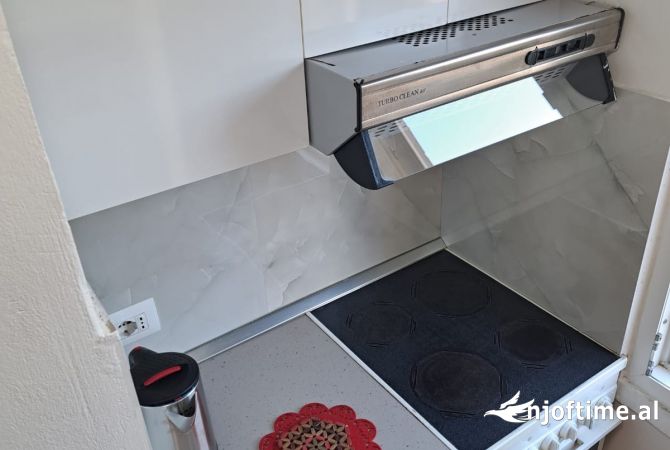 Shtepi me qera Apartament ne Tirane, 1+1, Mobilimi E mobiluar, Pagesa 600  Euro.