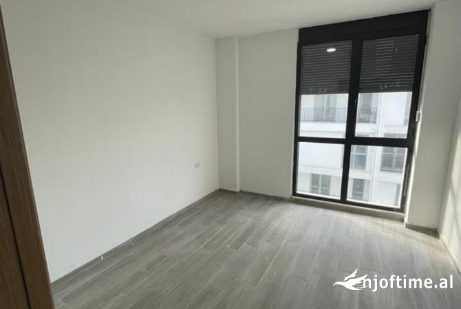 Shtepi me qera Apartament ne Tirane, 3+1, Mobilimi Bosh, pa mobiluar, Pagesa 45,000  Leke.