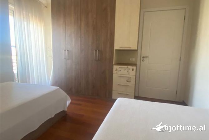 Shtepi me qera Apartament ne Tirane, 2+1, Mobilimi E mobiluar, Pagesa 600  Euro.