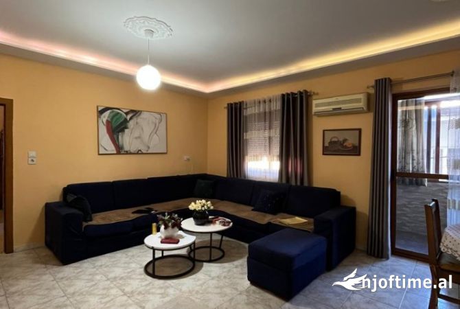 Shtepi ne shitje Apartament ne Tirane, 2+1, Mobilimi E mobiluar, Pagesa 155,000  Euro.