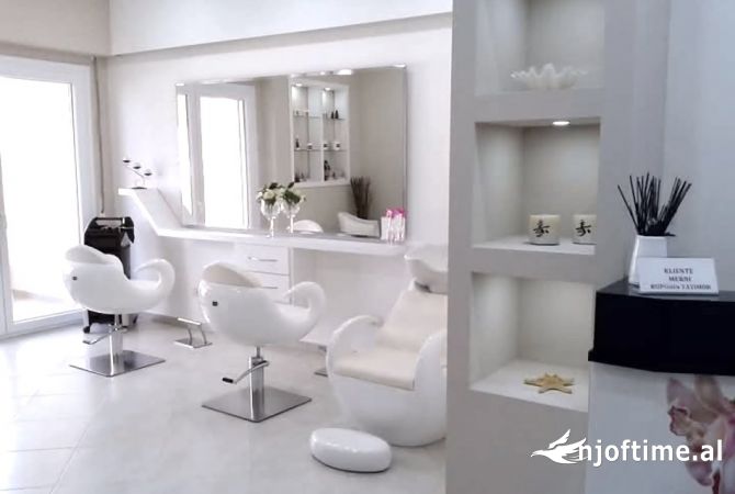 Ambient biznesi me qera 3+1 ne Tirane - 50,000 Leke