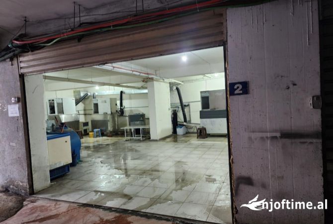 Ambient biznesi me qera 4+1 ne Tirane - 400 Euro