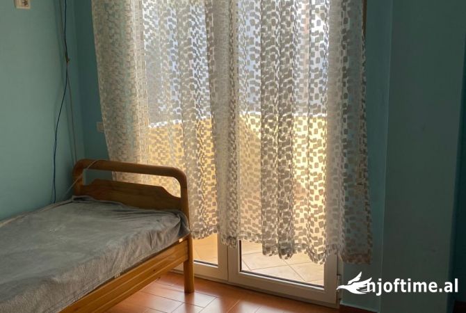 Shtepi me qera Apartament ne Tirane, 2+1, Mobilimi E mobiluar, Pagesa 600  Euro.