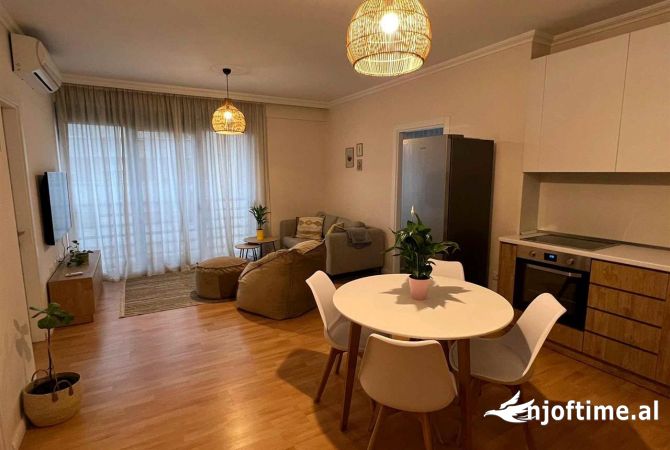 Shtepi me qera 2+1 ne Tirane - 80,000 Leke