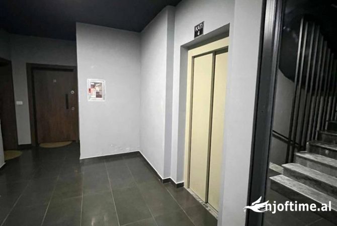 Shtepi me qera Apartament ne Tirane, 2+1, Mobilimi E mobiluar, Pagesa 80,000  Leke.