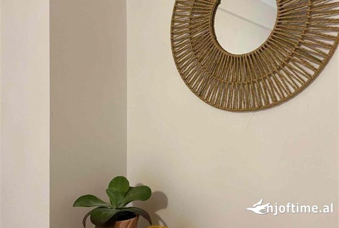 Shtepi me qera Apartament ne Tirane, 2+1, Mobilimi E mobiluar, Pagesa 80,000  Leke.