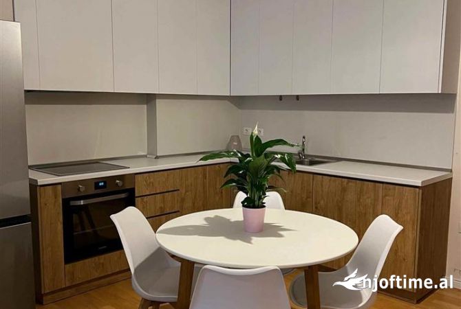 Shtepi me qera Apartament ne Tirane, 2+1, Mobilimi E mobiluar, Pagesa 80,000  Leke.