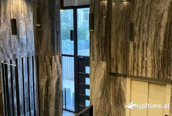 Shtepi me qera Apartament ne Tirane, 2+1, Mobilimi E mobiluar, Pagesa 80,000  Leke.